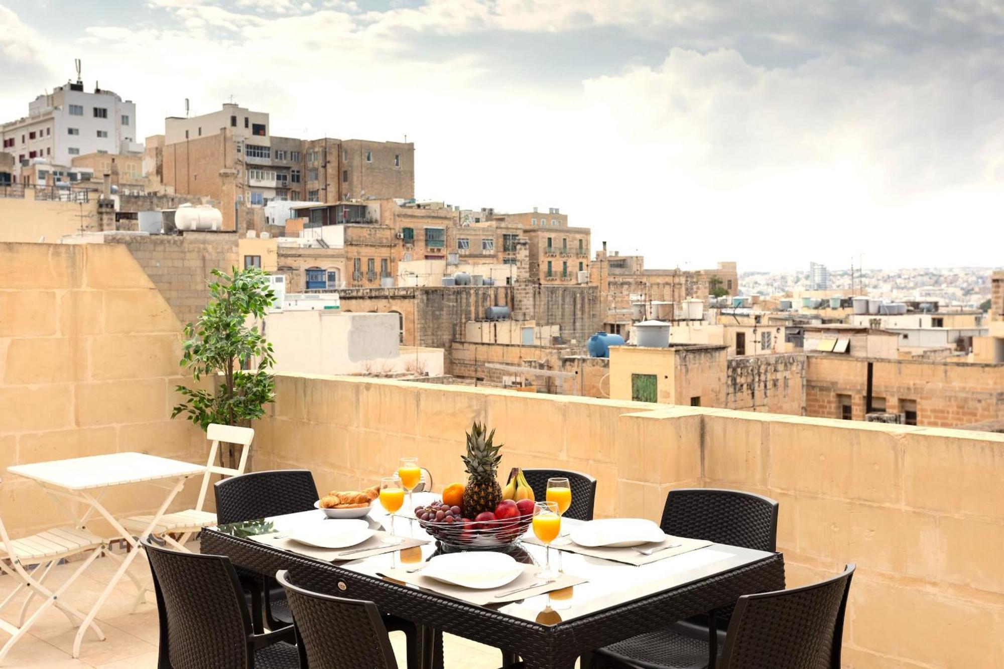 Exclusive 3br House With Rooftop Terrace - Cityapartmentstay Apartment *